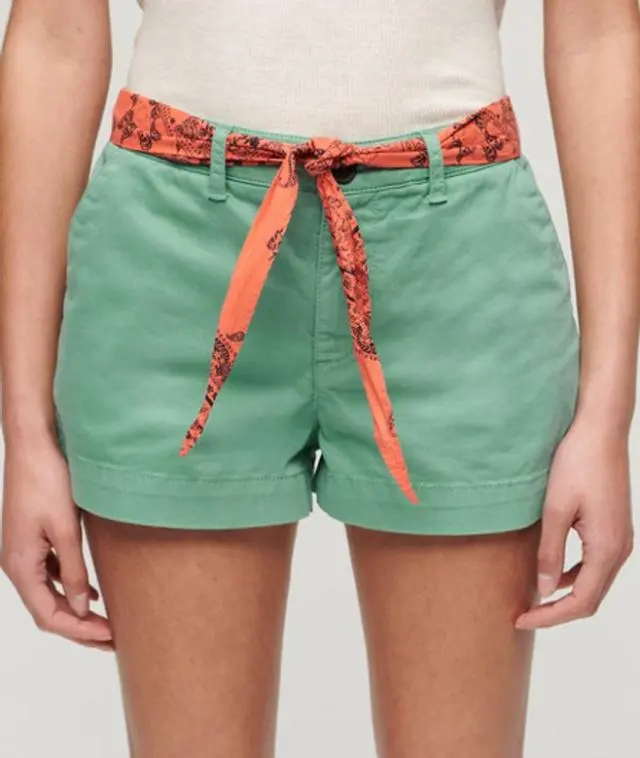 Superdry Women's Chino Hot Shorts Green / Beryl Green - 