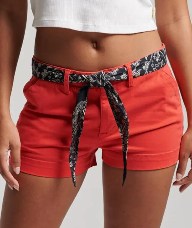 Superdry Women's Chino Hot Shorts Red / Soda Pop Red - 