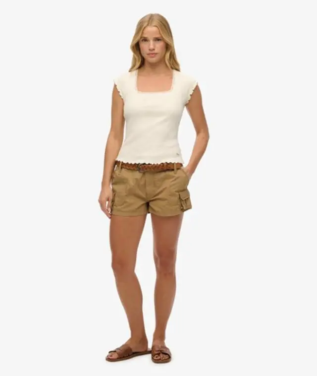 Superdry Women's Utility Cargo Shorts Tan / Classic Tan Brown - 
