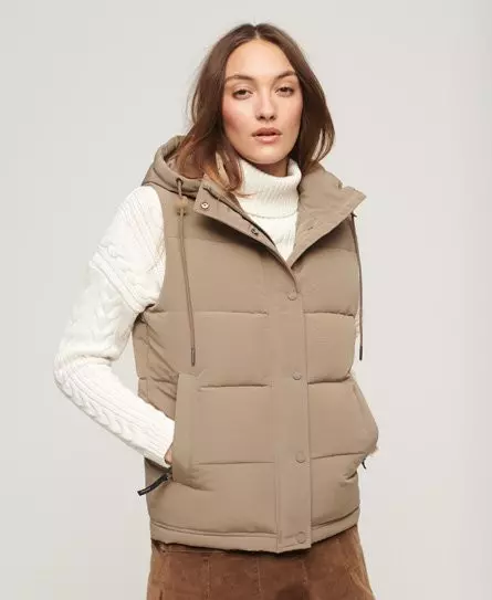 Superdry Women's Everest Hooded Puffer Gilet Brown / Fossil Brown -