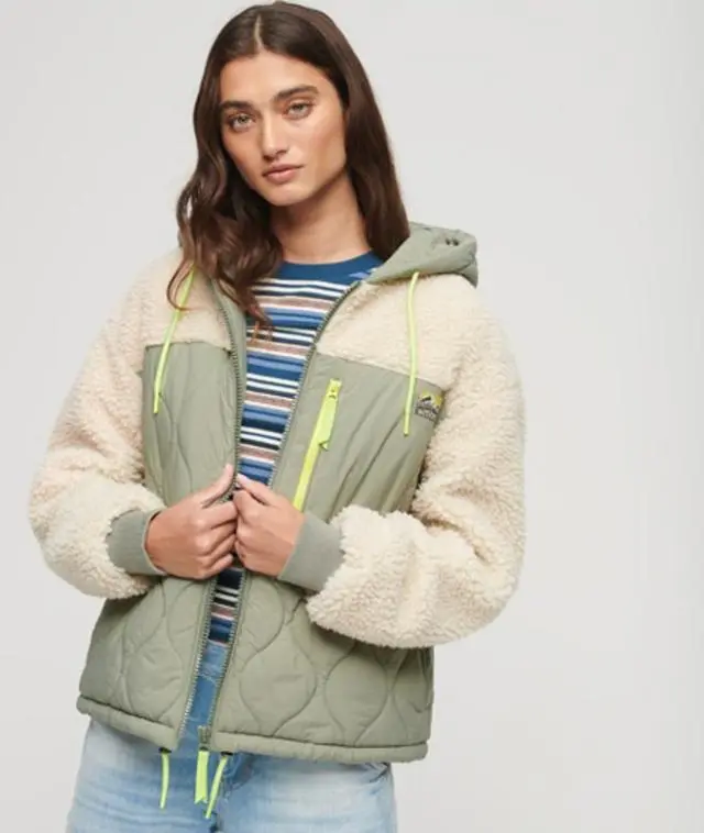 Superdry Women's Classic Quilted Sherpa Hybrid Jacket, Khaki and Cream, 
