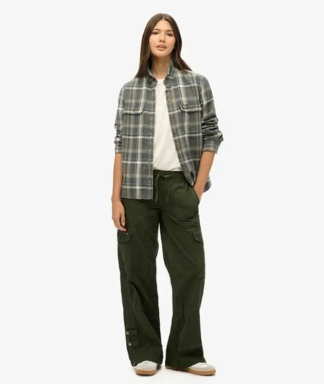Superdry & Co Women's Low Rise Wide Leg Cargo Pants Green / Surplus Goods Olive Green - 