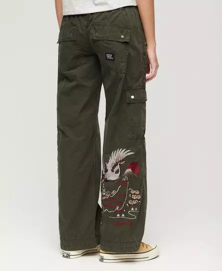 Superdry Women's Low Rise Embroidered Cargo Pants Green / Surplus Goods Olive Green -