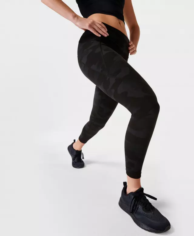 Super Soft 7/8 Yoga Leggings - Black Spray Dye Print