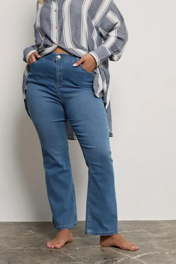 Yours Curve Mid Blue Bootcut Stretch Isla Jeans, Women's Curve & Plus Size, Yours