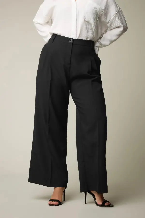 Yours Plus Size Black Pleat Front Woven Wide Leg Trousers Size 20