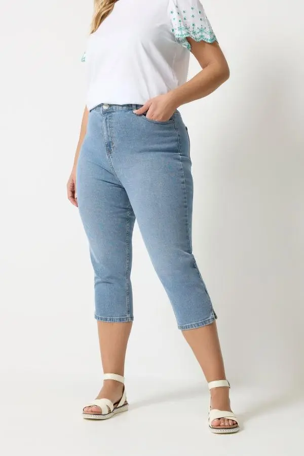 Yours Plus Size Light Blue Capri Ava Jeans Size 30-32
