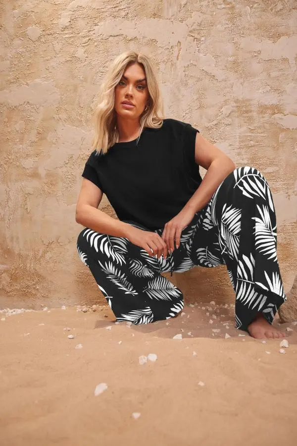 Yours Curve Black & White Palm Print Crinkle Wide Leg Trousers, Women's Curve & Plus Size, Yours