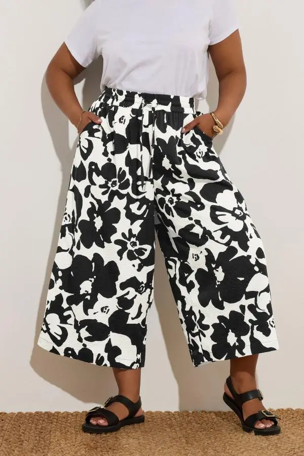 Yours Curve Black Textured Floral Print Midaxi Culottes, Women's Curve & Plus Size, Yours