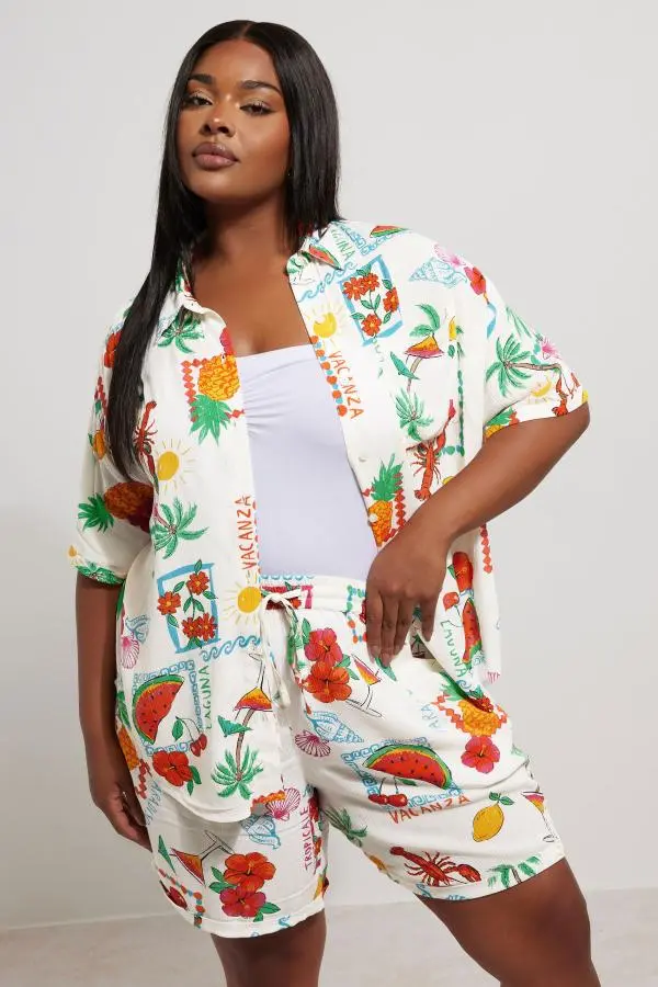 Yours Curve White Graphic Postcard Print Crinkle Shorts, Women's Curve & Plus Size, Yours