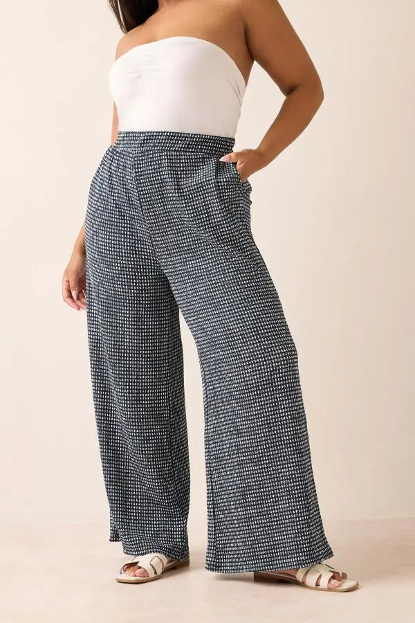 Yours Curve Black Gingham Crinkle Wide Leg Trousers, Women's Curve & Plus Size, Yours