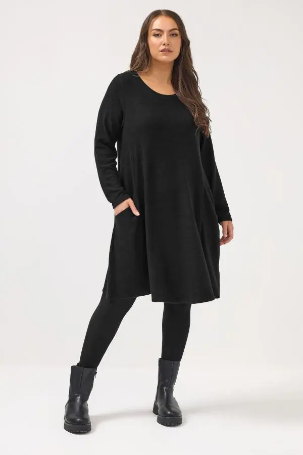 Yours Plus Size Black Soft Touch Pocket Dress Size 26-28