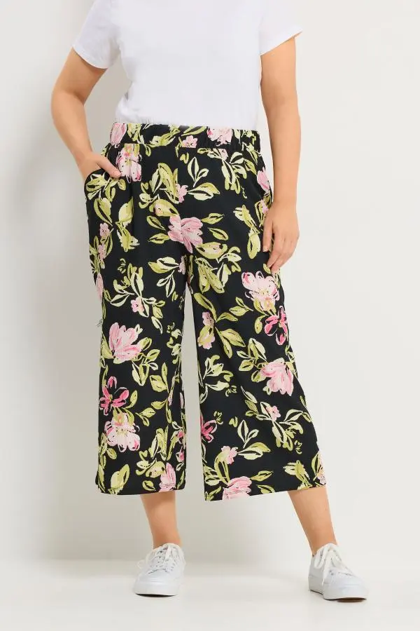 Yours Plus Size Black Floral Textured Culottes Size 26-28