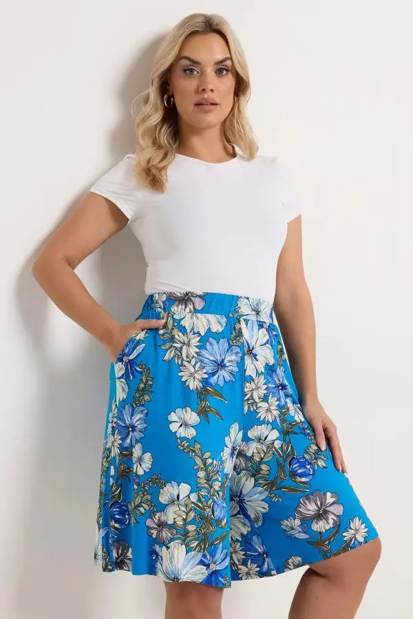 Yours Plus Size Blue Floral Shorts Size 30-32