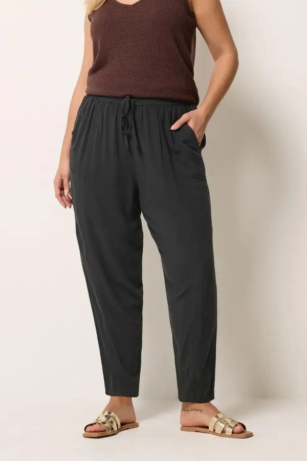 Yours Plus Size Black Chambray Barrel Trousers Size 34-36