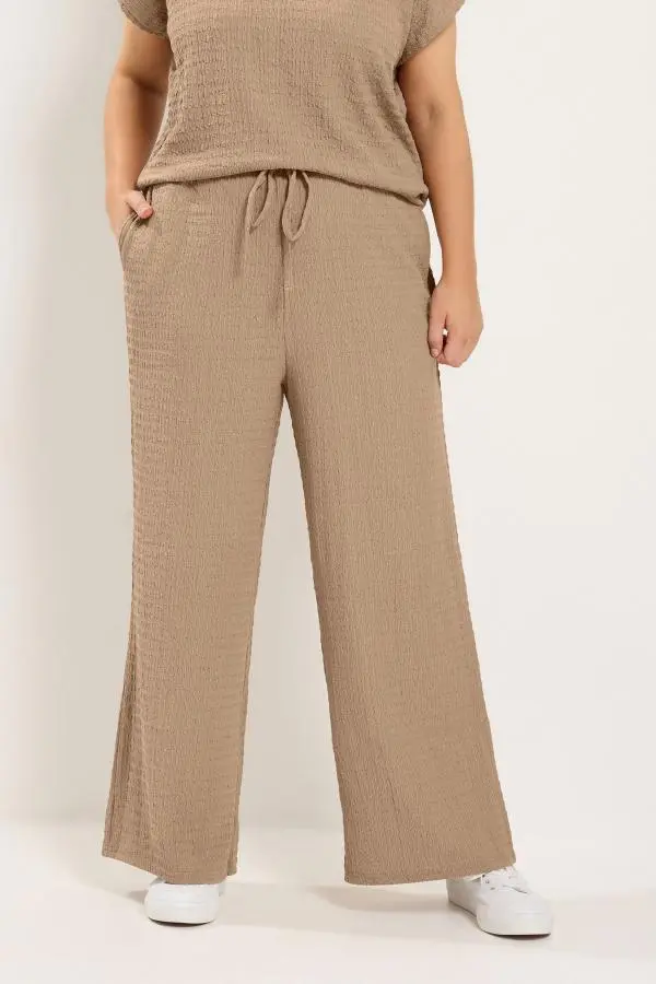 Yours Plus Size Natural Brown Wide Leg Crinkle Trousers Size Short > 14