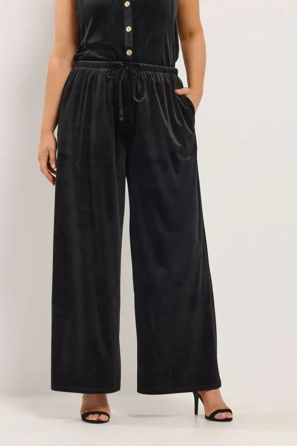 Yours Plus Size Black Velvet Wide Leg Trousers Size Short > 20