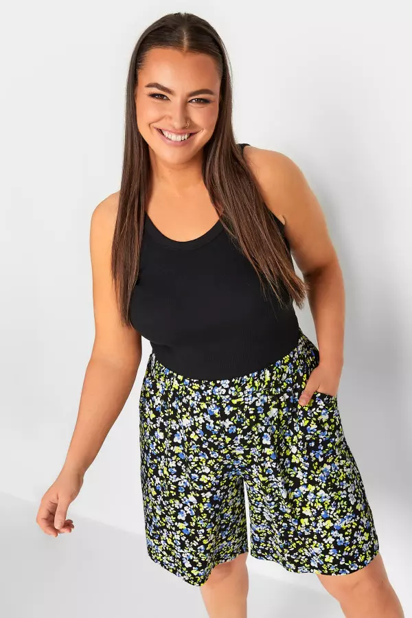 Yours Curve Black & Blue Floral Print Pull On Shorts, Women's Curve & Plus Size, Yours