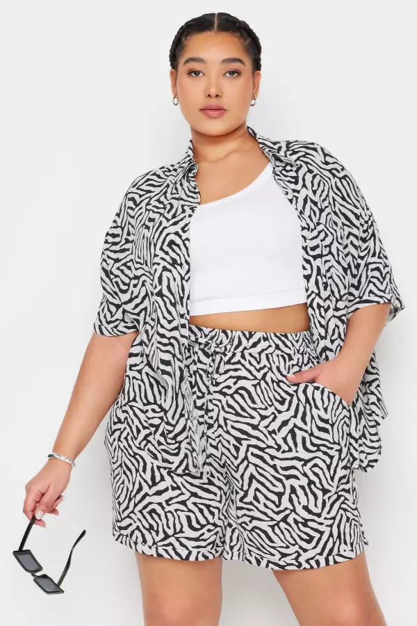 Limited Collection Curve Black Zebra Print Crinkle Shorts, Women's Curve & Plus Size, Limited Collection