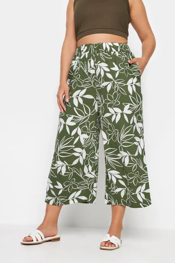 Yours Plus Size Green Leaf Print Cropped Trousers Size 26-28